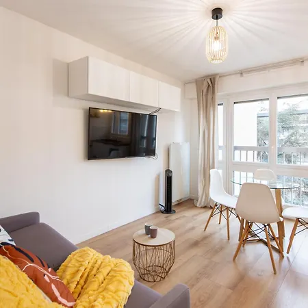 Appartamento Amazing - Location Near The Metro, Modern Amenities And Style