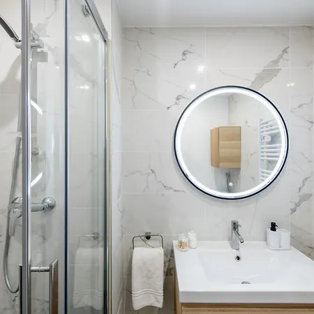 Amazing - Location Near The Metro, Modern Amenities And Style Appartamento