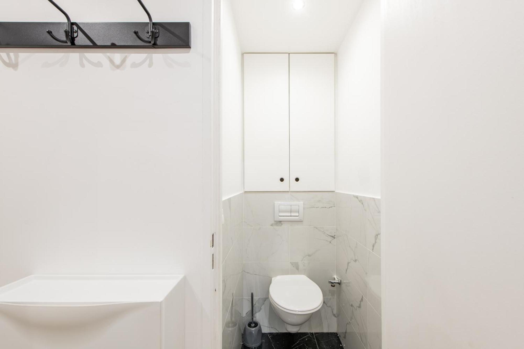 Amazing - Location Near The Metro, Modern Amenities And Style